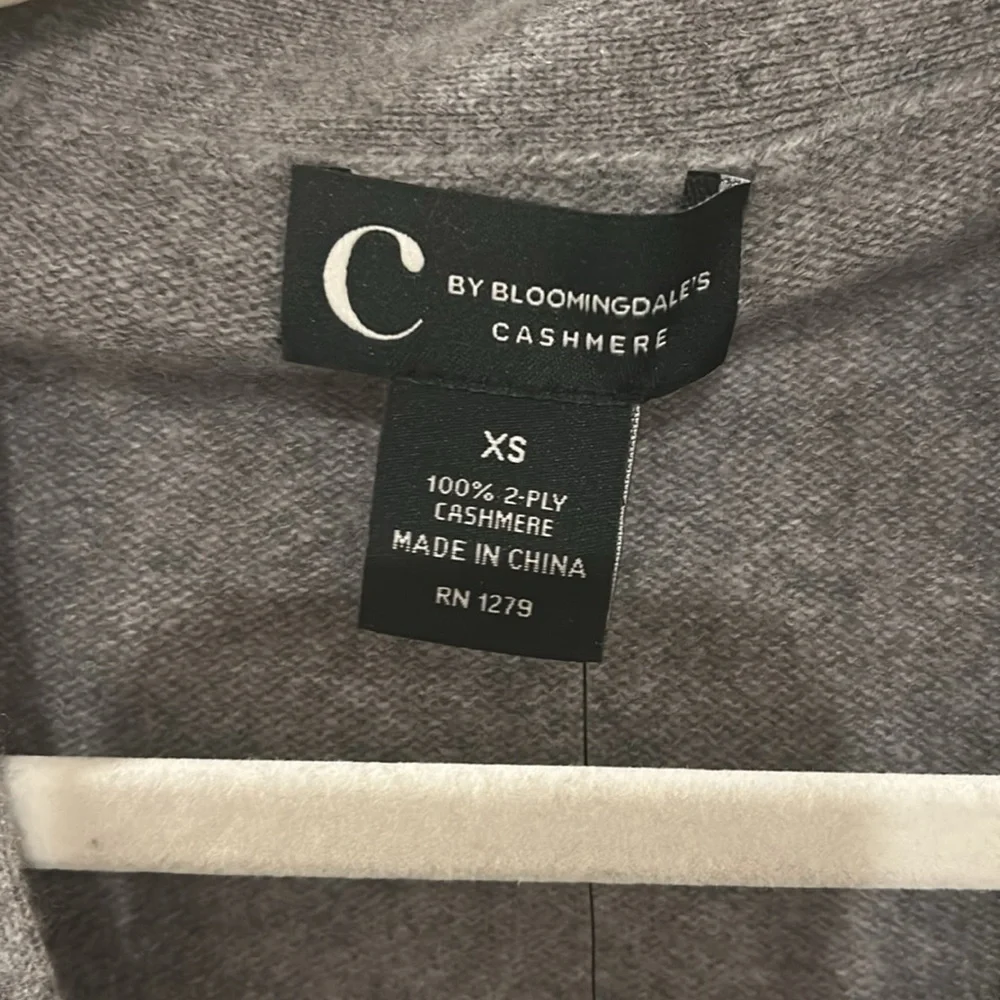 C By Bloomingdales Cashmere Button-Up Medium Gray Women's Sweater Size XS